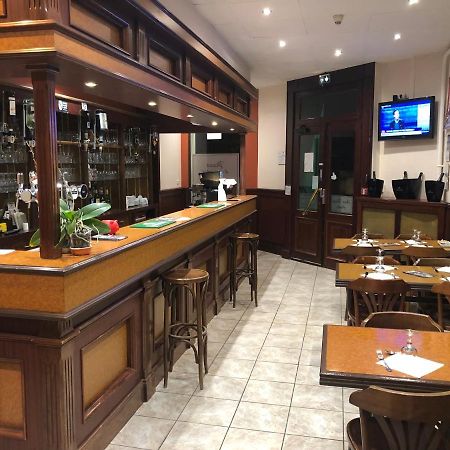 Aux Bons Amis Hotel Reims Bagian luar foto
