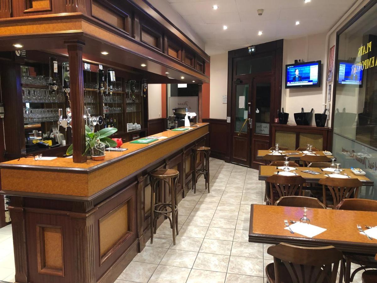 Aux Bons Amis Hotel Reims Bagian luar foto