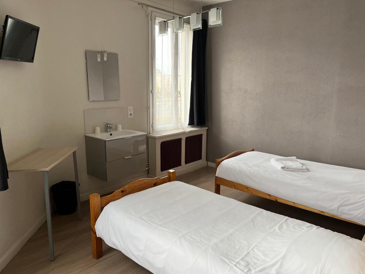 Aux Bons Amis Hotel Reims Bagian luar foto
