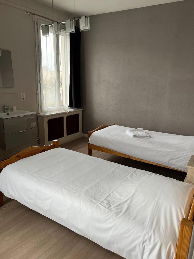 Aux Bons Amis Hotel Reims Bagian luar foto