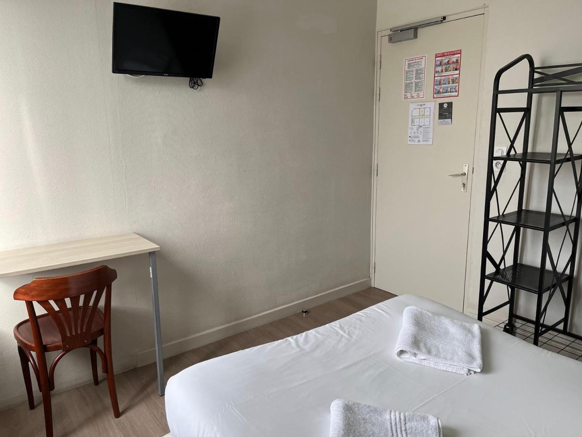 Aux Bons Amis Hotel Reims Bagian luar foto
